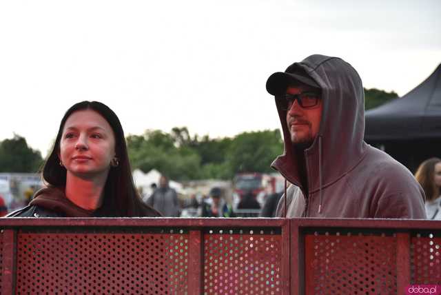 [FOTO] lokalnyFEST! trwa w najlepsze. Patrycja Grzelaczyk-Korchan rozpoczęła niedzielne koncerty Ziębice FEST 2025