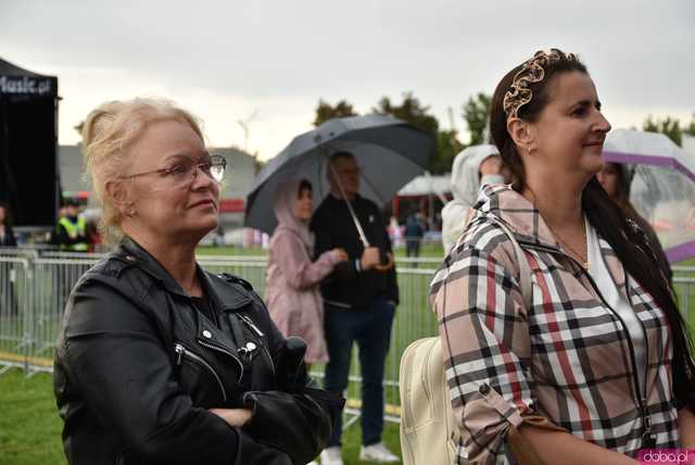 [FOTO] lokalnyFEST! trwa w najlepsze. Patrycja Grzelaczyk-Korchan rozpoczęła niedzielne koncerty Ziębice FEST 2025