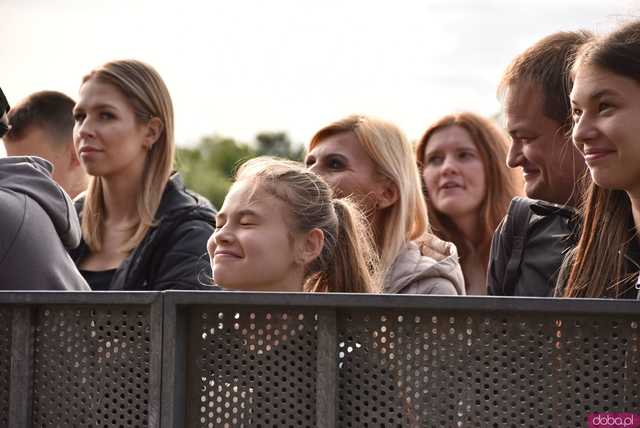 [FOTO] Pan Savyan podniósł temperaturę na scenie w Ziębicach 