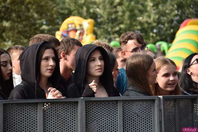 [FOTO] Pan Savyan podniósł temperaturę na scenie w Ziębicach 