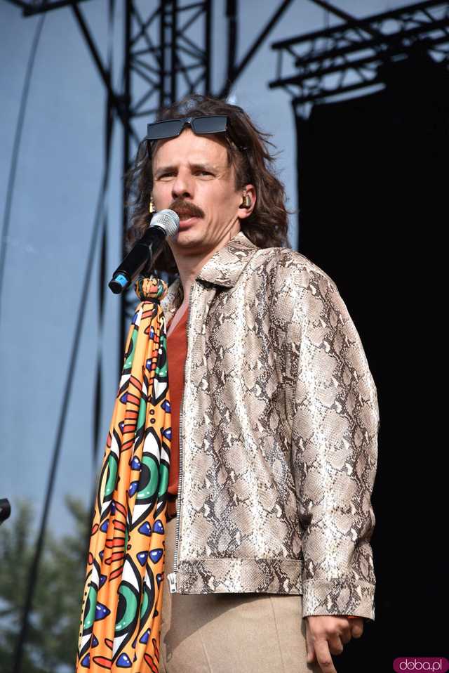 [FOTO] Pan Savyan podniósł temperaturę na scenie w Ziębicach 