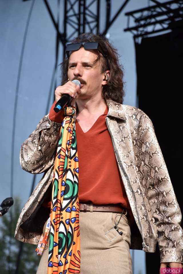 [FOTO] Pan Savyan podniósł temperaturę na scenie w Ziębicach 