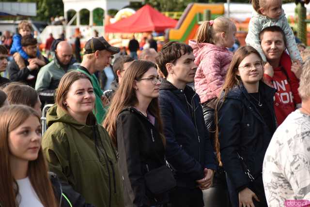 [FOTO] Pan Savyan podniósł temperaturę na scenie w Ziębicach 