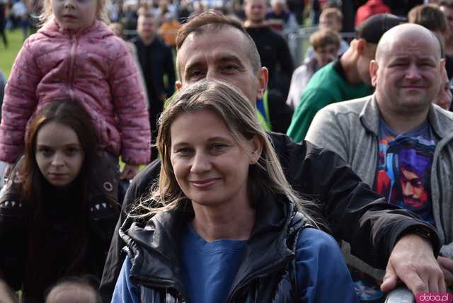[FOTO] Pan Savyan podniósł temperaturę na scenie w Ziębicach 