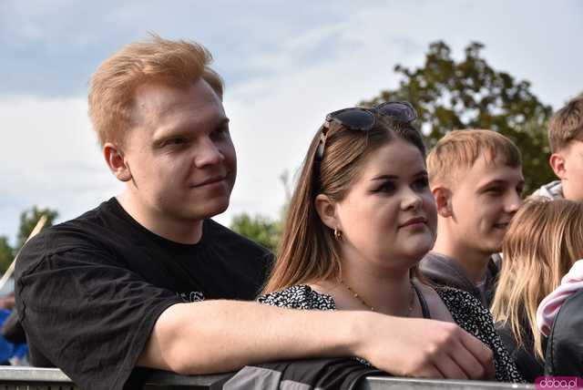 [FOTO] Pan Savyan podniósł temperaturę na scenie w Ziębicach 