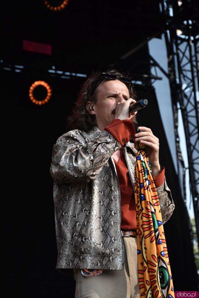 [FOTO] Pan Savyan podniósł temperaturę na scenie w Ziębicach 