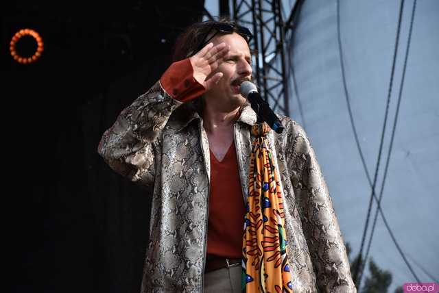 [FOTO] Pan Savyan podniósł temperaturę na scenie w Ziębicach 