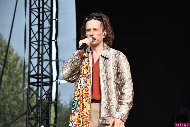 [FOTO] Pan Savyan podniósł temperaturę na scenie w Ziębicach 