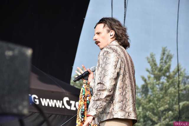 [FOTO] Pan Savyan podniósł temperaturę na scenie w Ziębicach 