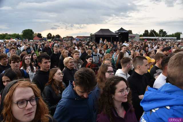 [FOTO] Na scenie Roxie Węgiel, która rozgrzewa publiczność do czerwoności 