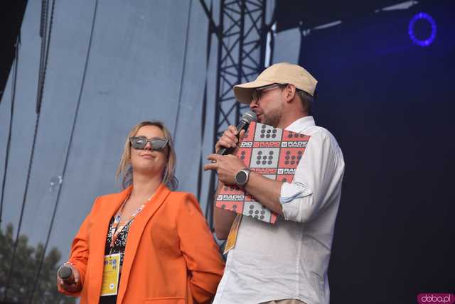 [FOTO] Na scenie Roxie Węgiel, która rozgrzewa publiczność do czerwoności 
