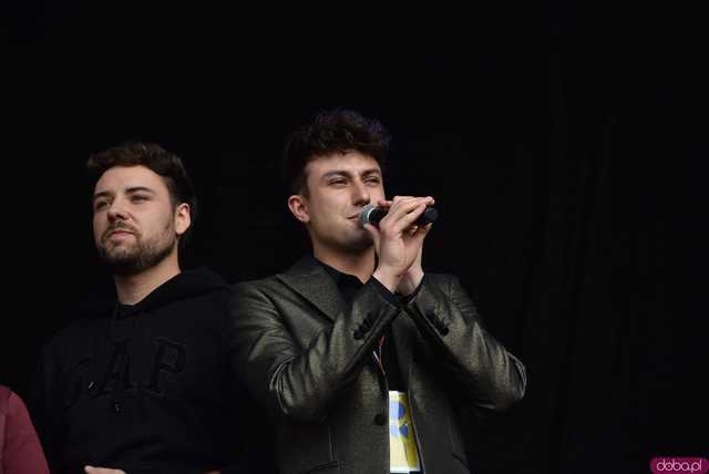 [FOTO] Na scenie Roxie Węgiel, która rozgrzewa publiczność do czerwoności 