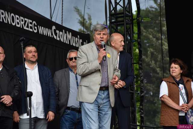 [FOTO] Na scenie Roxie Węgiel, która rozgrzewa publiczność do czerwoności 