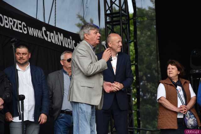 [FOTO] Na scenie Roxie Węgiel, która rozgrzewa publiczność do czerwoności 