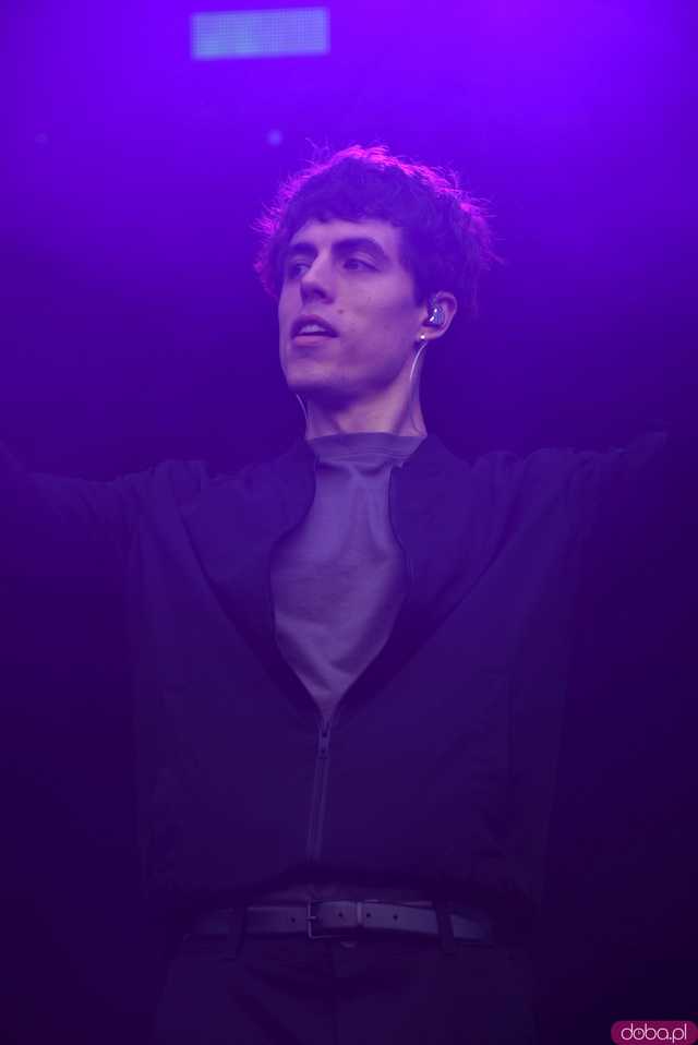 [FOTO] Za nami kolejny koncert na Ziębice FEST. AVI i jego siła hip-hopu rozkołysała publikę 