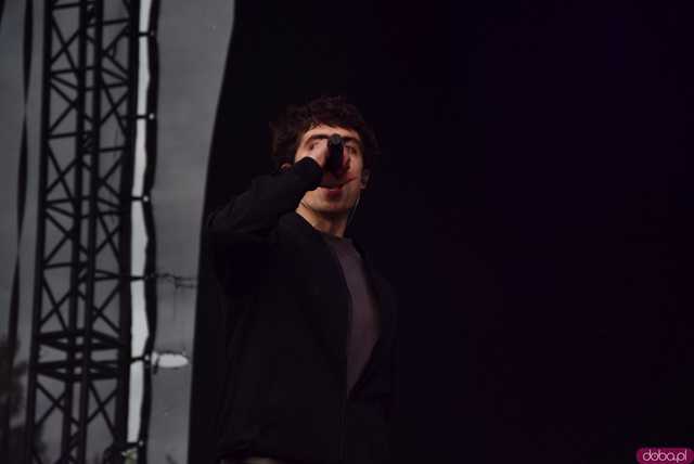 [FOTO] Za nami kolejny koncert na Ziębice FEST. AVI i jego siła hip-hopu rozkołysała publikę 