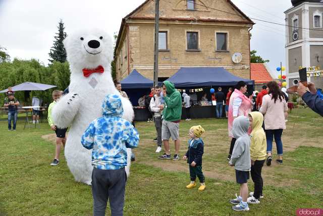 [FOTO] Nie tylko dla parafian – Dzień Dziecka w Brzeźnicy przyciągnął dzieci z całego regionu