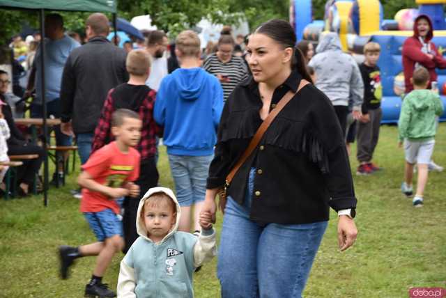 [FOTO] Nie tylko dla parafian – Dzień Dziecka w Brzeźnicy przyciągnął dzieci z całego regionu