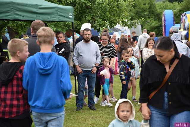 [FOTO] Nie tylko dla parafian – Dzień Dziecka w Brzeźnicy przyciągnął dzieci z całego regionu