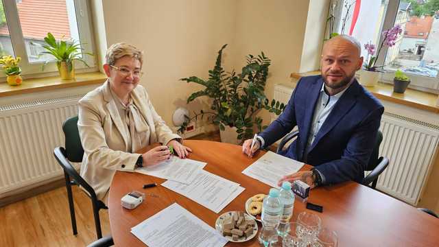 [FOTO] Szkoła w Bardzie zyska nowe wyposażenie po powodzi