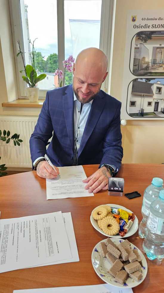 [FOTO] Szkoła w Bardzie zyska nowe wyposażenie po powodzi