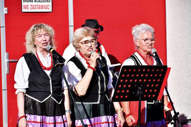 [WIDEO/FOTO] Występy, smaczne jadło i swojski klimat na Festynie Strażackim w Sieroszowie
