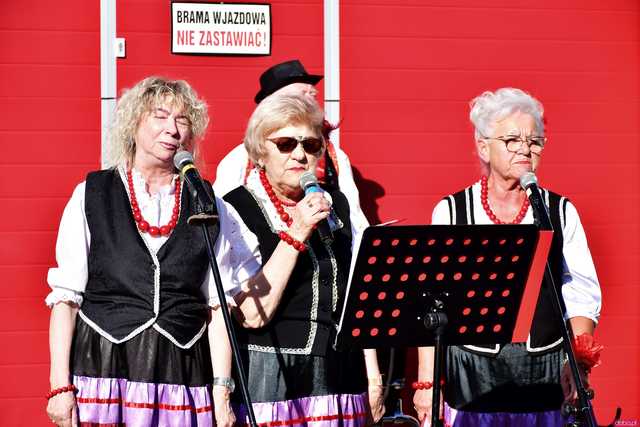 [WIDEO/FOTO] Występy, smaczne jadło i swojski klimat na Festynie Strażackim w Sieroszowie