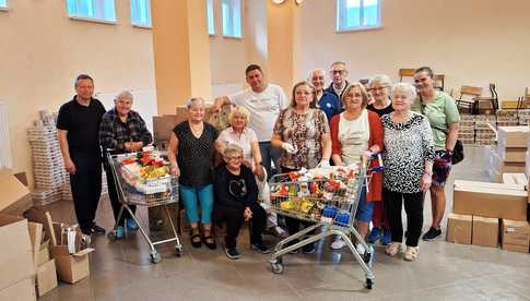 [FOTO] Ziębickie Koło Brata Alberta znowu z rekordem. 18 ton żywności trafiło do potrzebujących