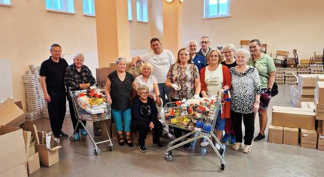 [FOTO] Ziębickie Koło Brata Alberta znowu z rekordem. 18 ton żywności trafiło do potrzebujących