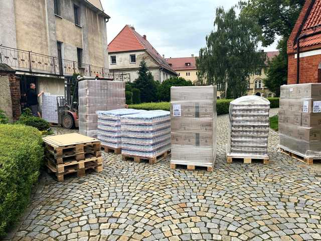 [FOTO] Ziębickie Koło Brata Alberta znowu z rekordem. 18 ton żywności trafiło do potrzebujących