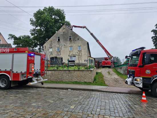 [FOTO] Pożar sadzy w kominie w Krzelkowie 