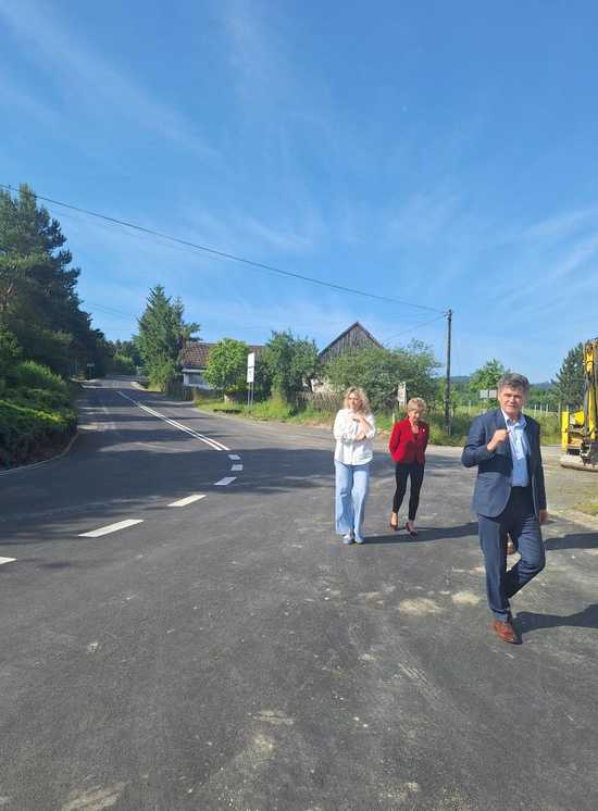 Zakończono przebudowę drogi w Błotnicy. Inwestycja pochłonęła prawie 4 mln złotych [SZCZEGÓŁY/FOTO]