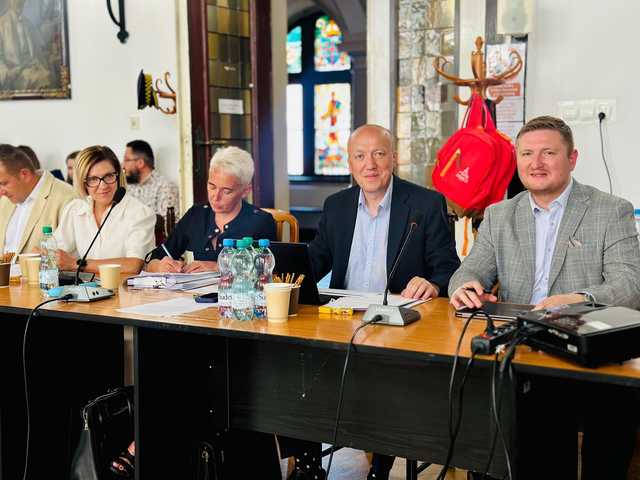 [FOTO] Gospodarka finansowa gmin została oceniona pozytywnie. Wotum zaufania i absolutorium dla wszystkich włodarzy gmin z naszego powiatu