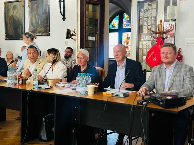 [FOTO] Gospodarka finansowa gmin została oceniona pozytywnie. Wotum zaufania i absolutorium dla wszystkich włodarzy gmin z naszego powiatu
