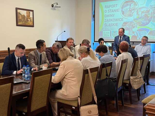 [FOTO] Gospodarka finansowa gmin została oceniona pozytywnie. Wotum zaufania i absolutorium dla wszystkich włodarzy gmin z naszego powiatu