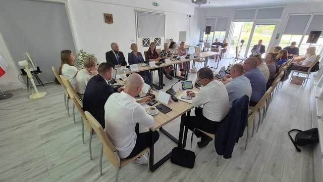 [FOTO] Gospodarka finansowa gmin została oceniona pozytywnie. Wotum zaufania i absolutorium dla wszystkich włodarzy gmin z naszego powiatu