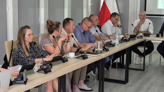 [FOTO] Gospodarka finansowa gmin została oceniona pozytywnie. Wotum zaufania i absolutorium dla wszystkich włodarzy gmin z naszego powiatu