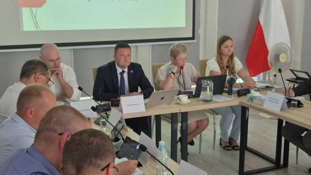 [FOTO] Gospodarka finansowa gmin została oceniona pozytywnie. Wotum zaufania i absolutorium dla wszystkich włodarzy gmin z naszego powiatu
