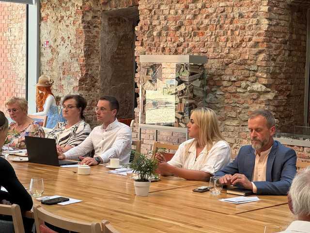 [FOTO] Gospodarka finansowa gmin została oceniona pozytywnie. Wotum zaufania i absolutorium dla wszystkich włodarzy gmin z naszego powiatu