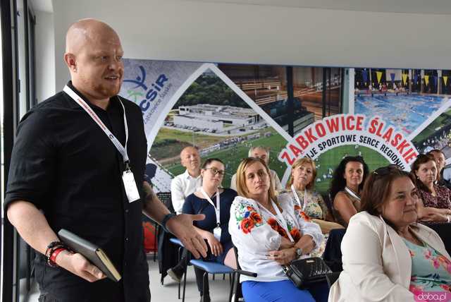 [WIDEO, FOTO] Z czym muszą mierzyć się młodzi ludzie? Zamiast mówić o problemach, postawmy wyzwania. O tym, jak wspierać młodych lokalnie