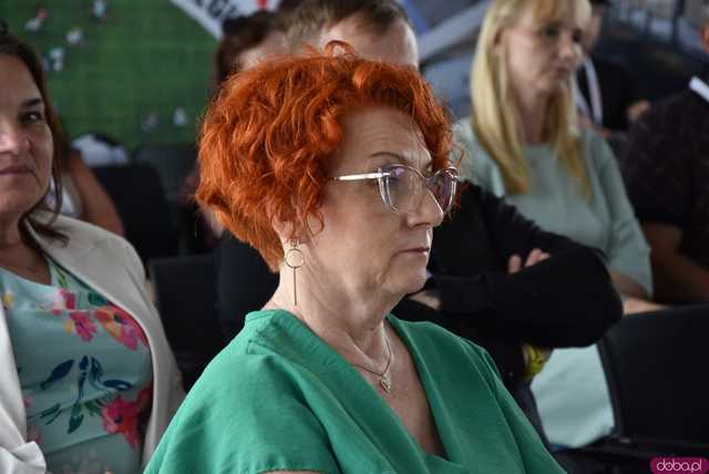 [WIDEO, FOTO] Z czym muszą mierzyć się młodzi ludzie? Zamiast mówić o problemach, postawmy wyzwania. O tym, jak wspierać młodych lokalnie