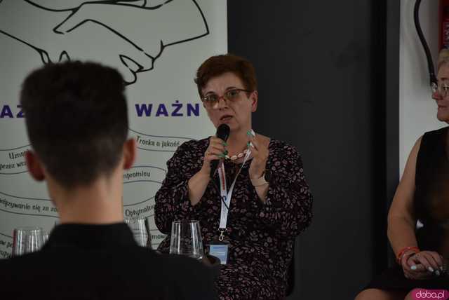 [WIDEO, FOTO] Z czym muszą mierzyć się młodzi ludzie? Zamiast mówić o problemach, postawmy wyzwania. O tym, jak wspierać młodych lokalnie