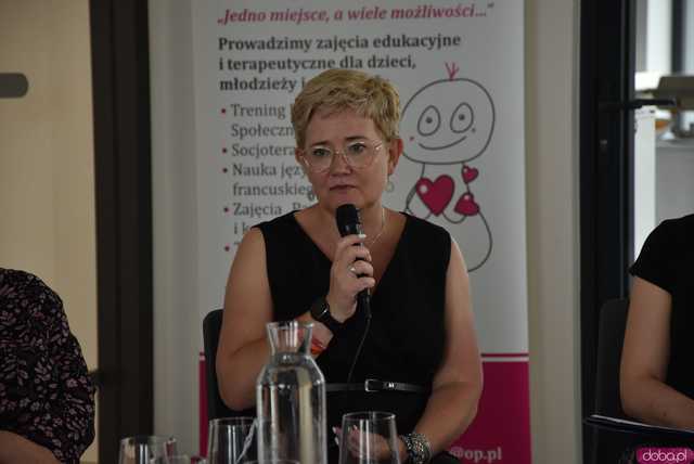 [WIDEO, FOTO] Z czym muszą mierzyć się młodzi ludzie? Zamiast mówić o problemach, postawmy wyzwania. O tym, jak wspierać młodych lokalnie
