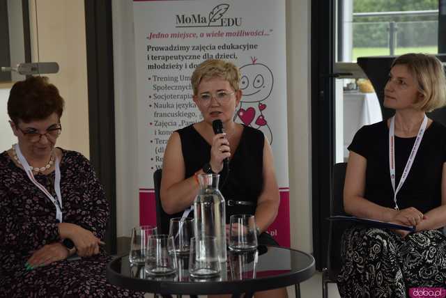 [WIDEO, FOTO] Z czym muszą mierzyć się młodzi ludzie? Zamiast mówić o problemach, postawmy wyzwania. O tym, jak wspierać młodych lokalnie