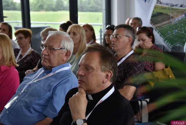 [WIDEO, FOTO] Z czym muszą mierzyć się młodzi ludzie? Zamiast mówić o problemach, postawmy wyzwania. O tym, jak wspierać młodych lokalnie