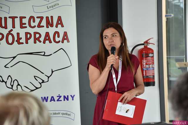 [WIDEO, FOTO] Z czym muszą mierzyć się młodzi ludzie? Zamiast mówić o problemach, postawmy wyzwania. O tym, jak wspierać młodych lokalnie