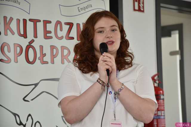 [WIDEO, FOTO] Z czym muszą mierzyć się młodzi ludzie? Zamiast mówić o problemach, postawmy wyzwania. O tym, jak wspierać młodych lokalnie