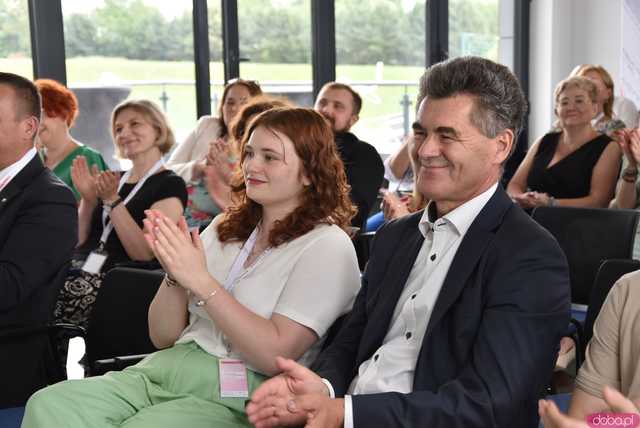 [WIDEO, FOTO] Z czym muszą mierzyć się młodzi ludzie? Zamiast mówić o problemach, postawmy wyzwania. O tym, jak wspierać młodych lokalnie
