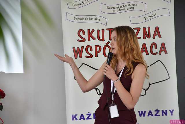 [WIDEO, FOTO] Z czym muszą mierzyć się młodzi ludzie? Zamiast mówić o problemach, postawmy wyzwania. O tym, jak wspierać młodych lokalnie