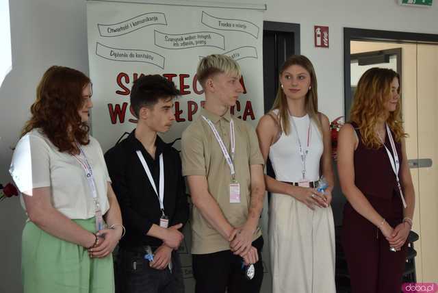 [WIDEO, FOTO] Z czym muszą mierzyć się młodzi ludzie? Zamiast mówić o problemach, postawmy wyzwania. O tym, jak wspierać młodych lokalnie